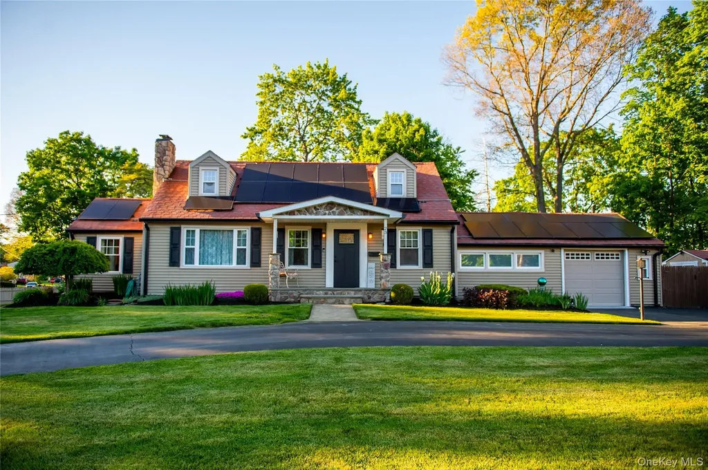 23 Caywood Place Hyde Park NY 12538