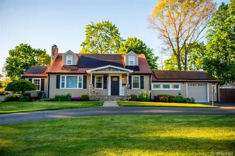 23 Caywood Place Hyde Park NY 12538