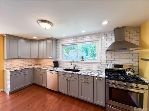 23 Caywood Place Hyde Park NY 12538