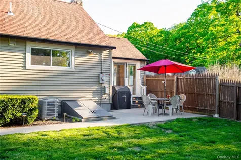 23 Caywood Place Hyde Park NY 12538