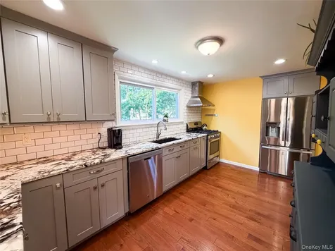 23 Caywood Place Hyde Park NY 12538