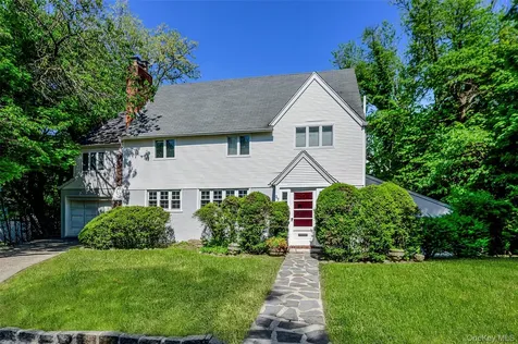 27 Ridge Drive E Great Neck NY 11021