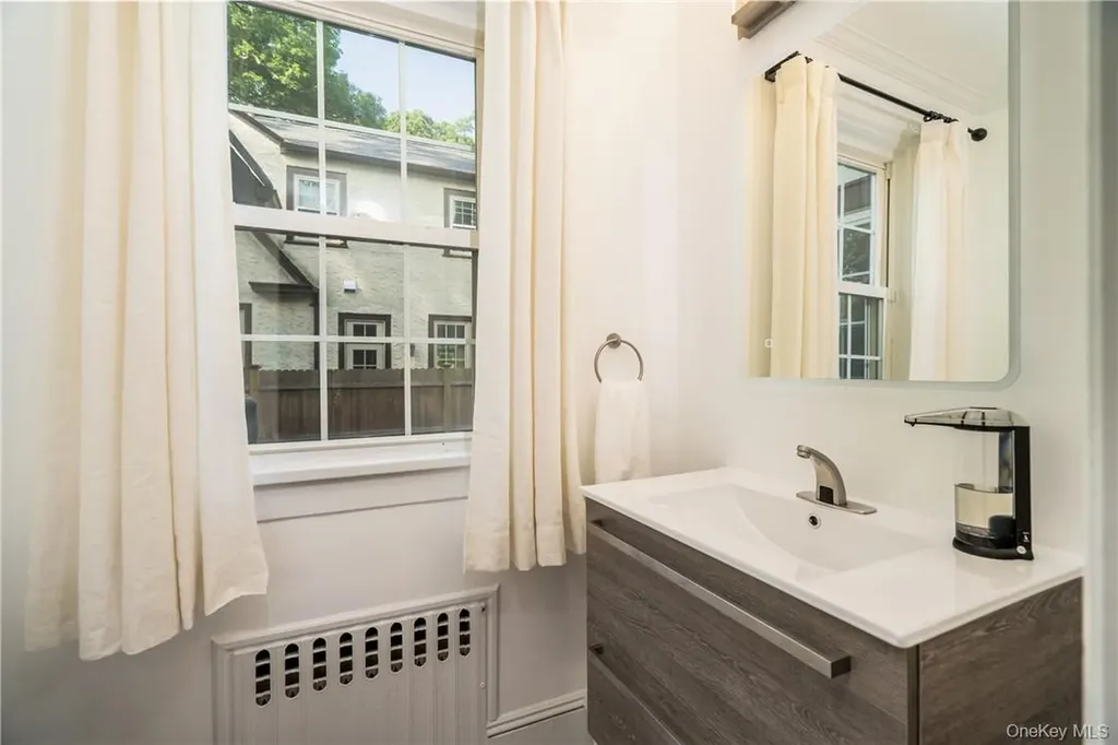 19 Hamilton Road Scarsdale NY 10583