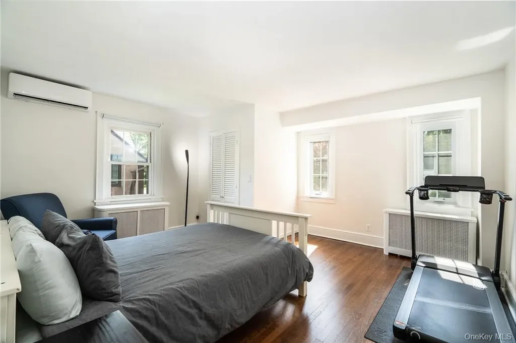 19 Hamilton Road Scarsdale NY 10583