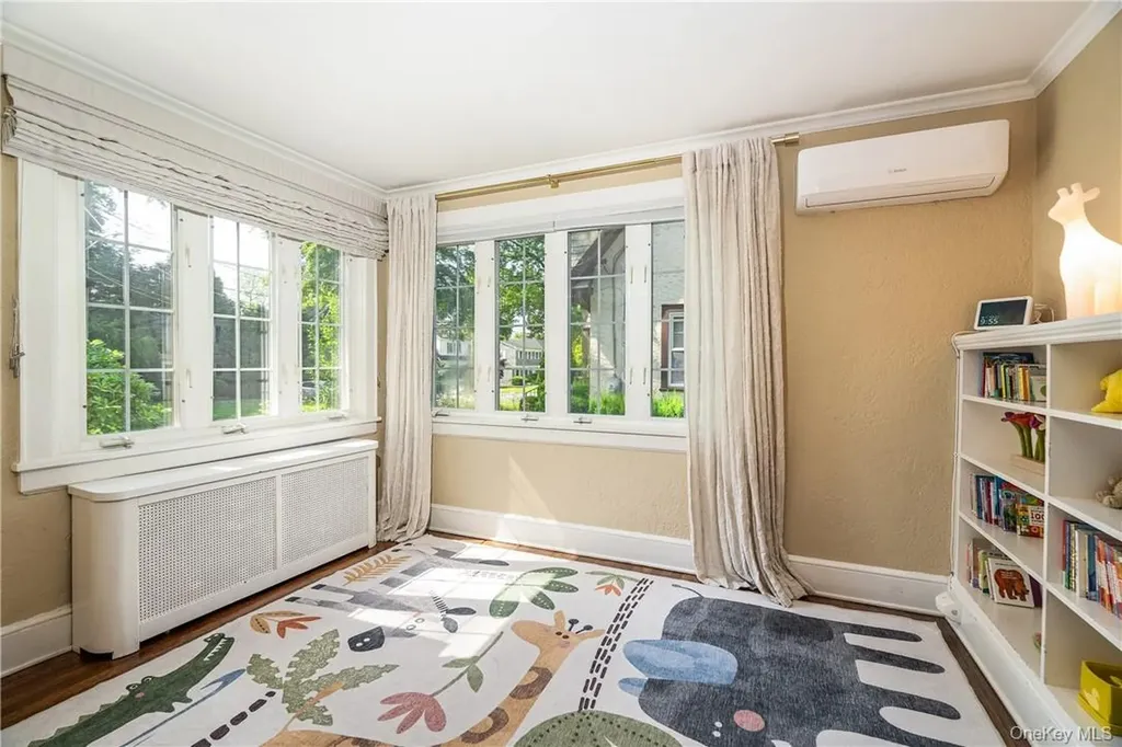19 Hamilton Road Scarsdale NY 10583