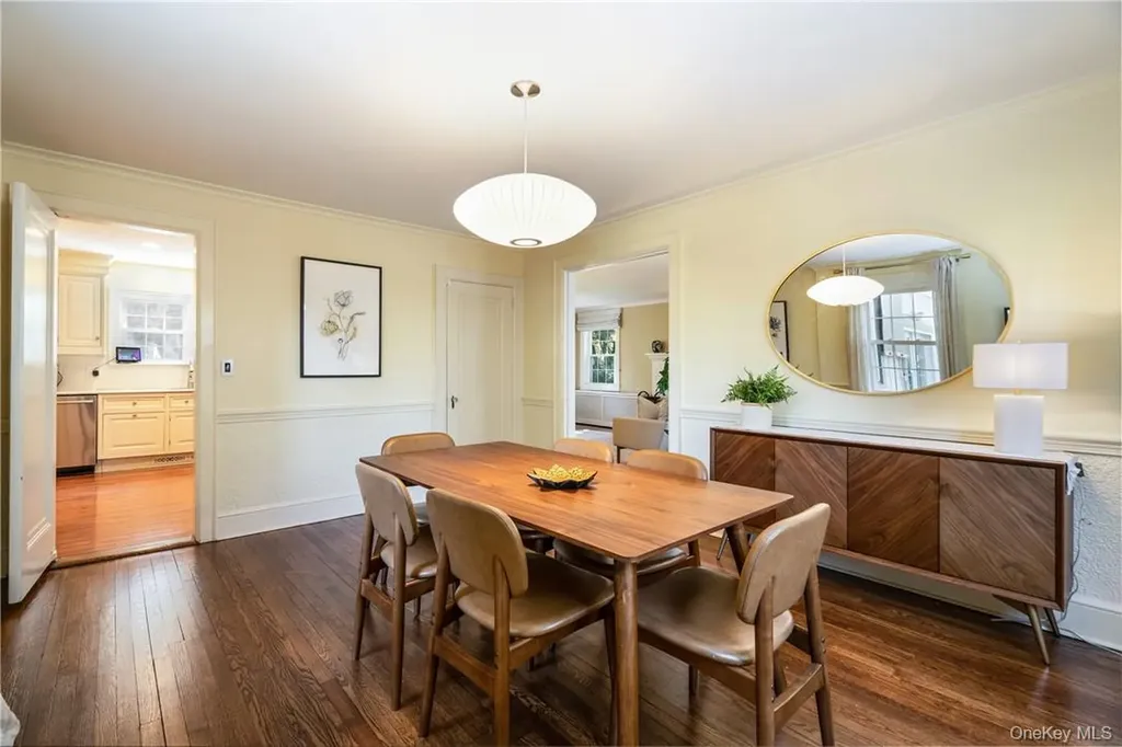 19 Hamilton Road Scarsdale NY 10583