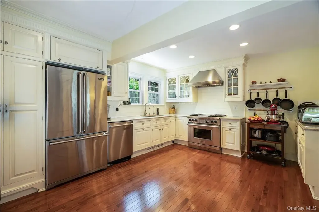 19 Hamilton Road Scarsdale NY 10583