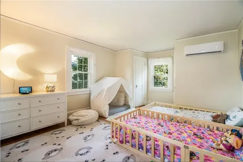 19 Hamilton Road Scarsdale NY 10583