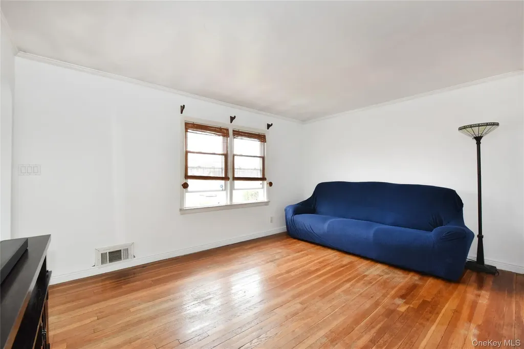 916 Center Drive Franklin Square NY 11010