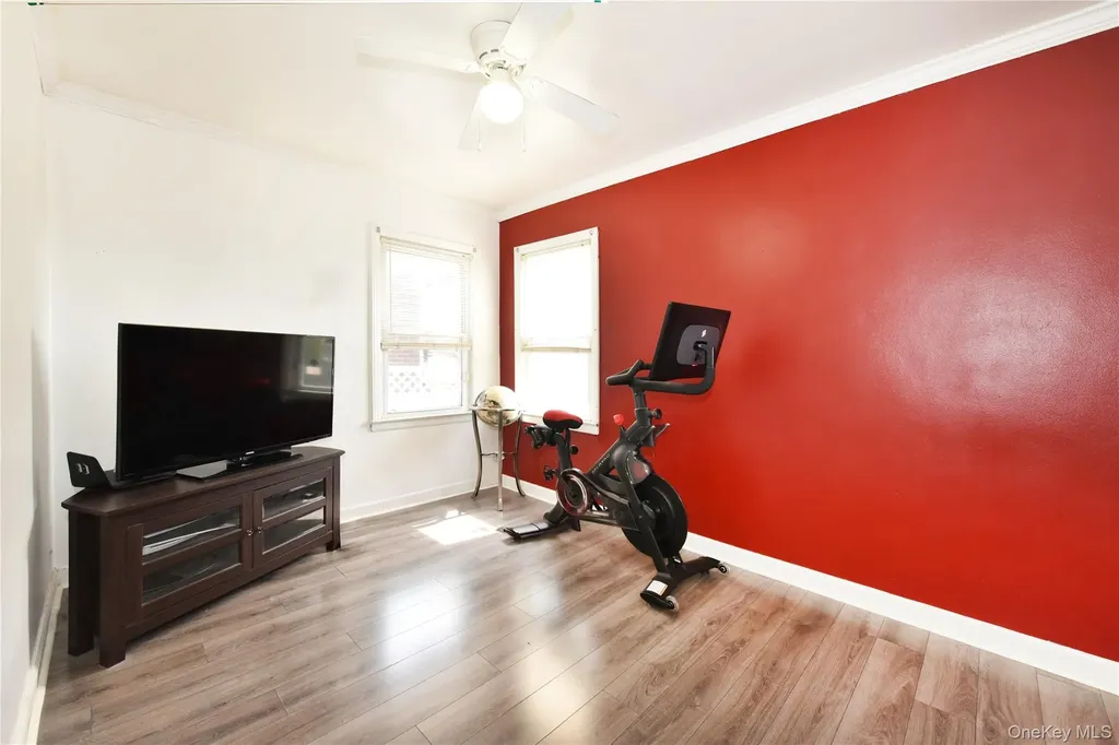 916 Center Drive Franklin Square NY 11010