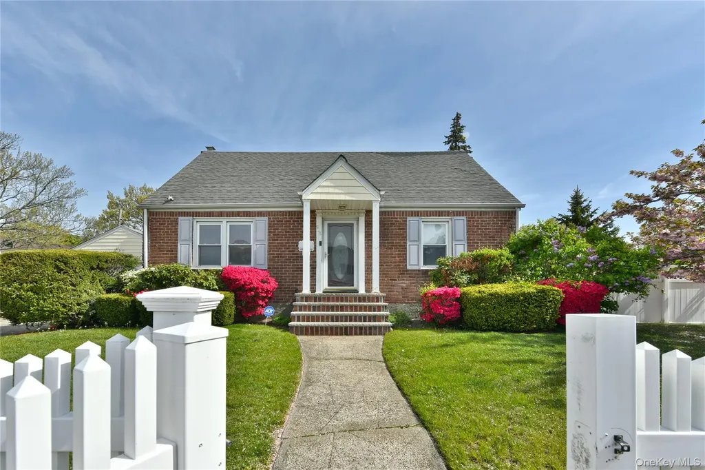916 Center Drive Franklin Square NY 11010