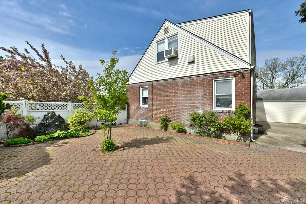 916 Center Drive Franklin Square NY 11010