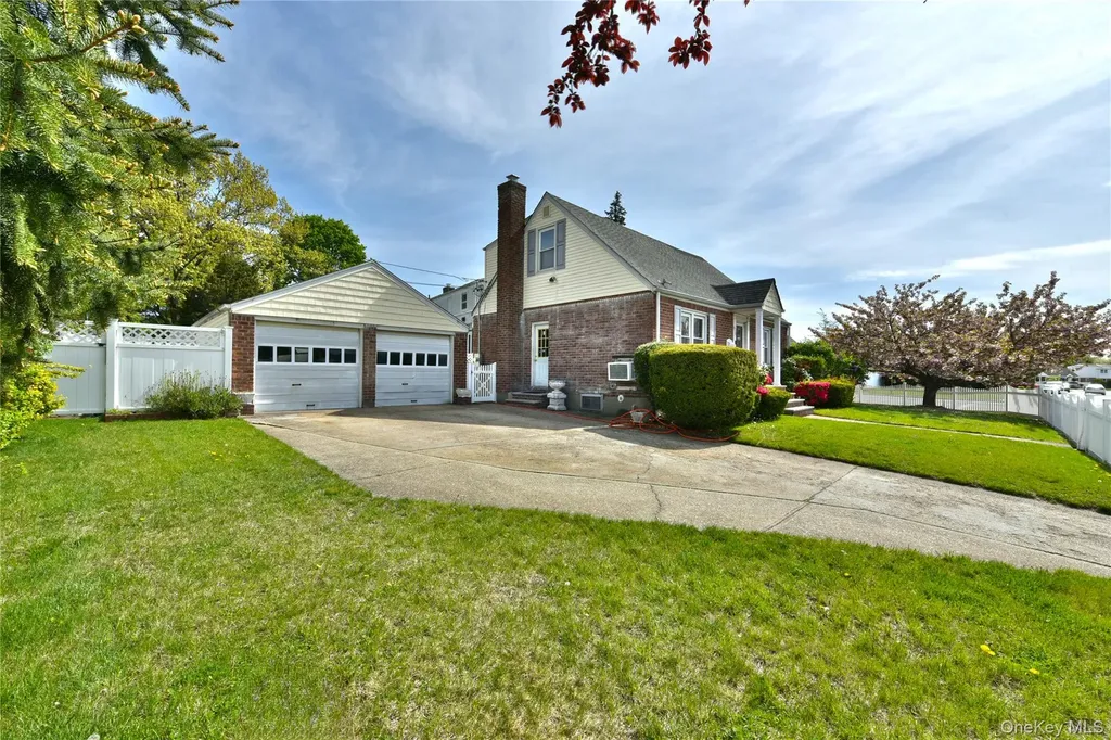 916 Center Drive Franklin Square NY 11010