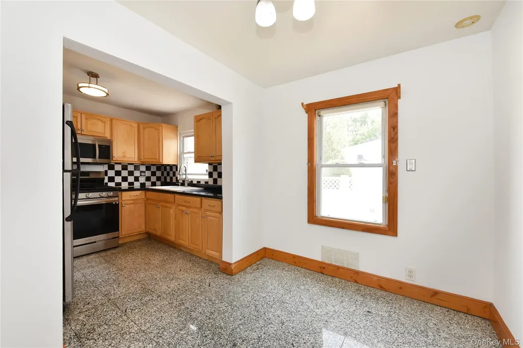 916 Center Drive Franklin Square NY 11010