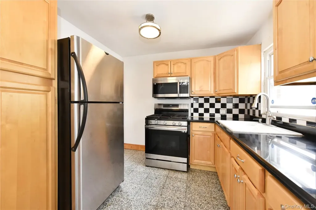 916 Center Drive Franklin Square NY 11010