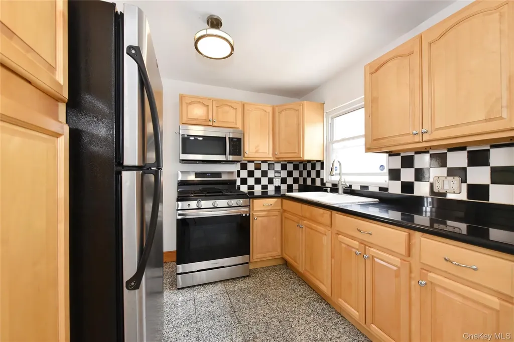 916 Center Drive Franklin Square NY 11010