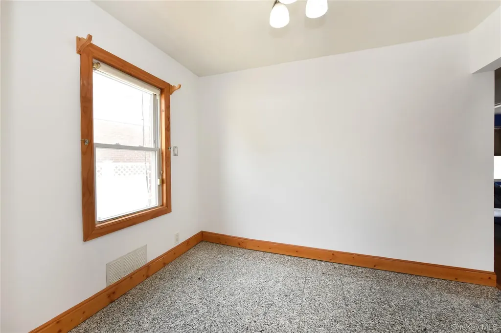 916 Center Drive Franklin Square NY 11010