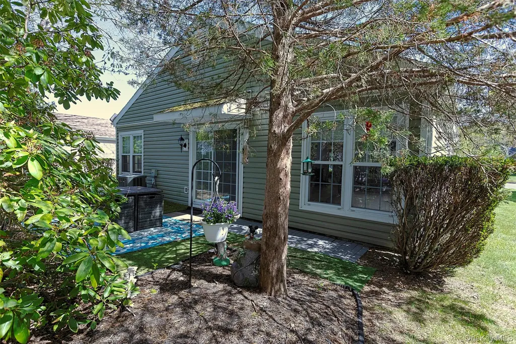 225 Kingston Drive Ridge NY 11961