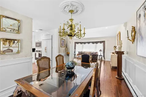 77 Lake Drive Manhasset Hills NY 11040