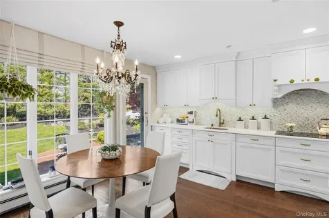 77 Lake Drive Manhasset Hills NY 11040