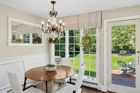 77 Lake Drive Manhasset Hills NY 11040