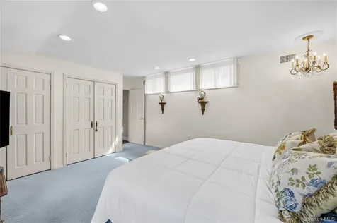 77 Lake Drive Manhasset Hills NY 11040
