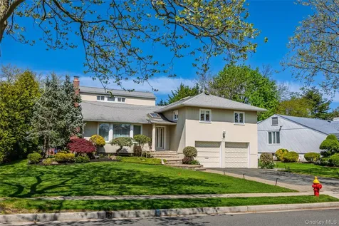 77 Lake Drive Manhasset Hills NY 11040