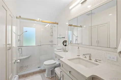 77 Lake Drive Manhasset Hills NY 11040