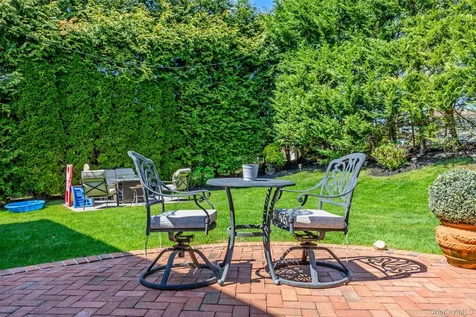 77 Lake Drive Manhasset Hills NY 11040