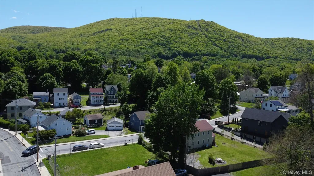 94 E Main Street Beacon NY 12508