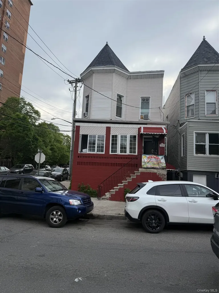3525 Barnes Avenue Bronx NY 10467