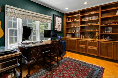 17 Byram Lake Road Armonk NY 10504