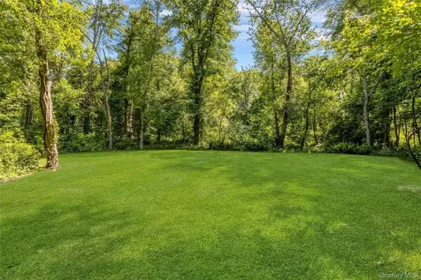 17 Byram Lake Road Armonk NY 10504
