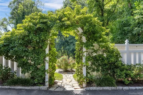 17 Byram Lake Road Armonk NY 10504