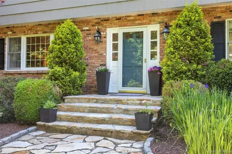 17 Byram Lake Road Armonk NY 10504