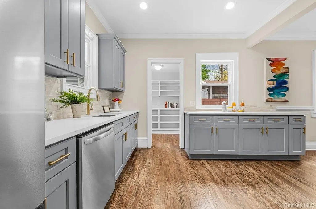 10 Harby Drive Huntington NY 11743