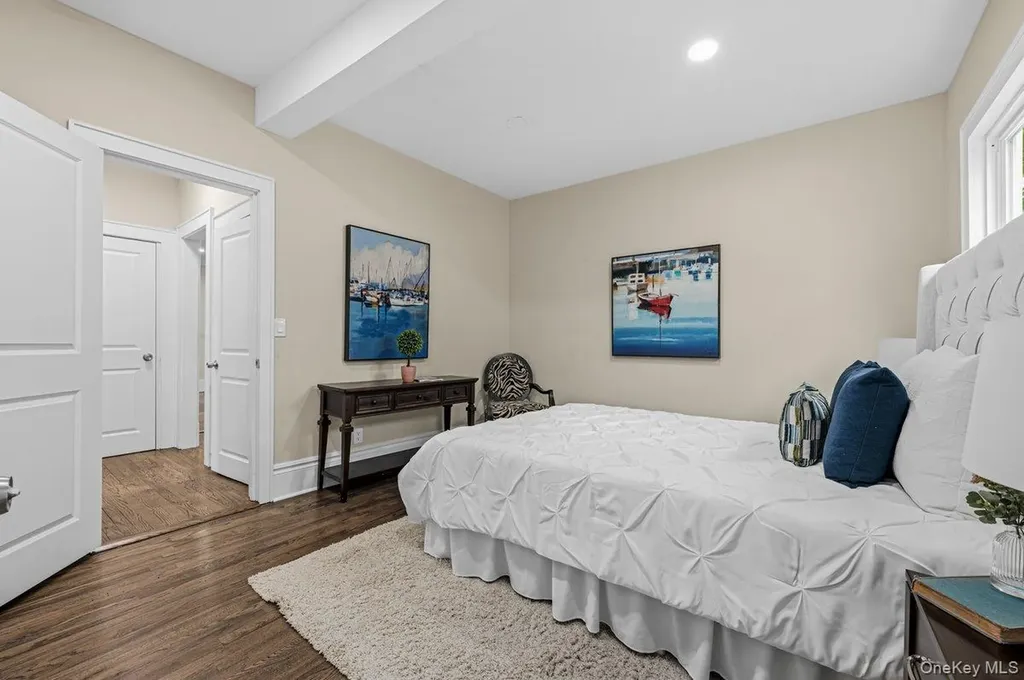 10 Harby Drive Huntington NY 11743