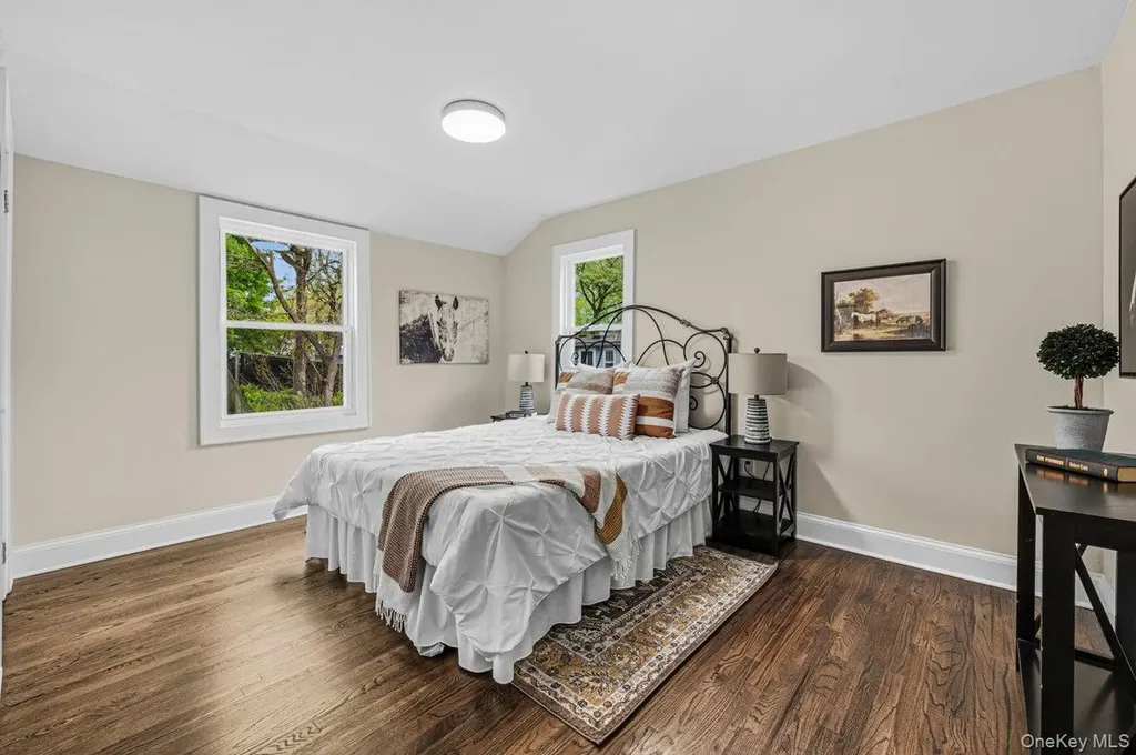 10 Harby Drive Huntington NY 11743