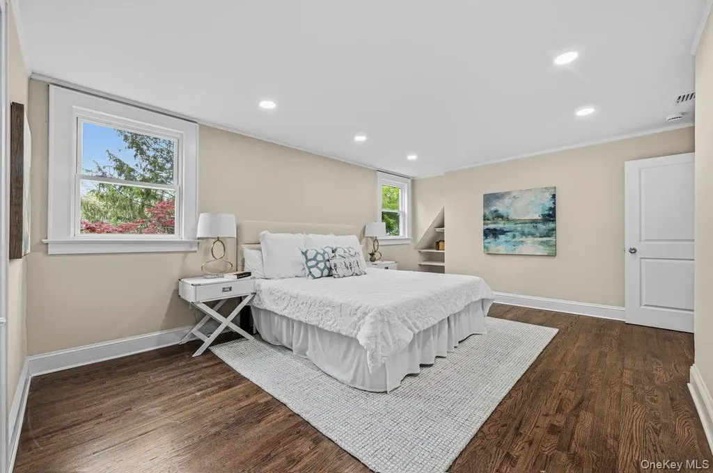 10 Harby Drive Huntington NY 11743