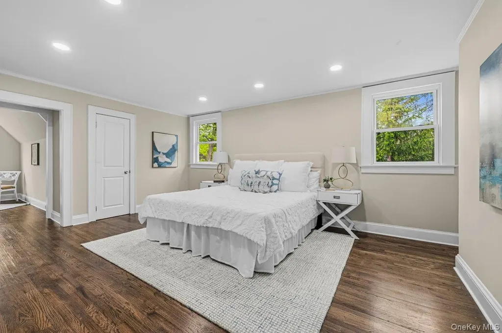 10 Harby Drive Huntington NY 11743