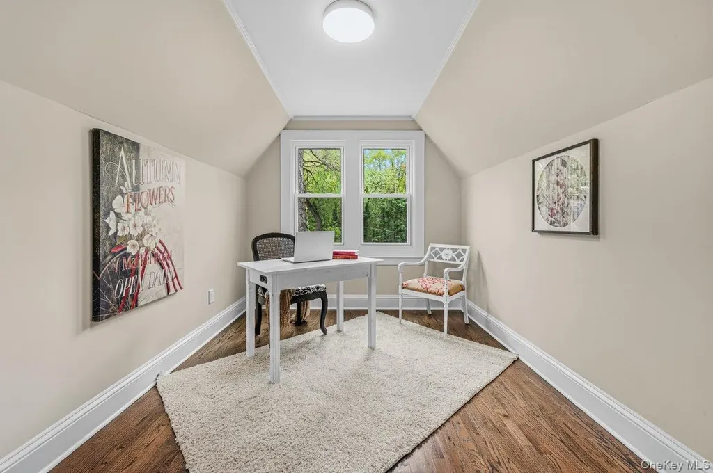 10 Harby Drive Huntington NY 11743