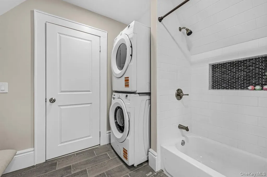 10 Harby Drive Huntington NY 11743