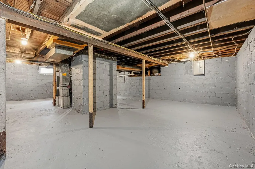 10 Harby Drive Huntington NY 11743