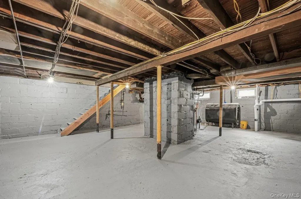 10 Harby Drive Huntington NY 11743