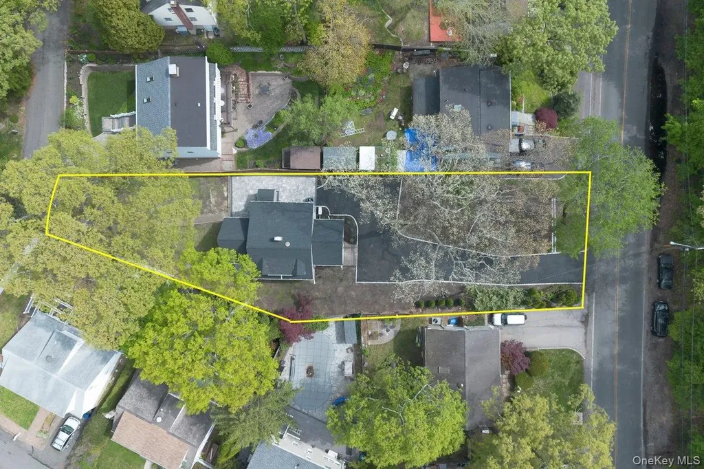 10 Harby Drive Huntington NY 11743