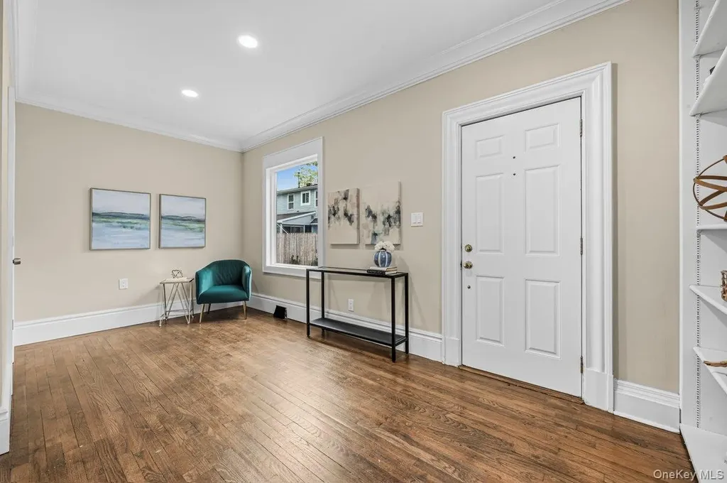 10 Harby Drive Huntington NY 11743