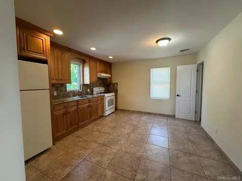 36 East Avenue Glen Cove NY 11542