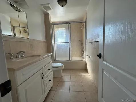 36 East Avenue Glen Cove NY 11542