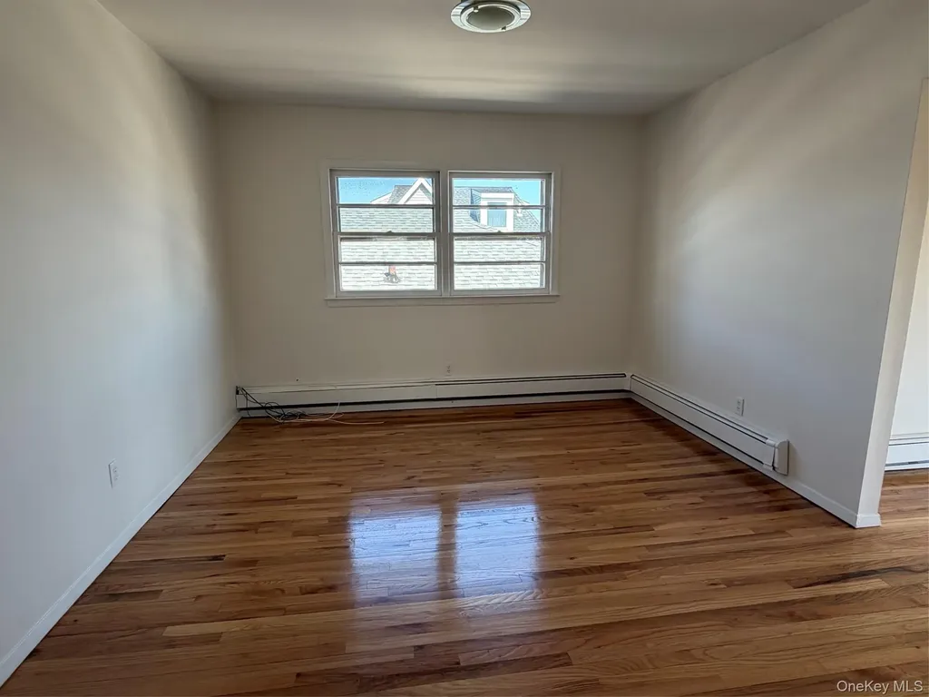 561 E Olive Street Long Beach NY 11561