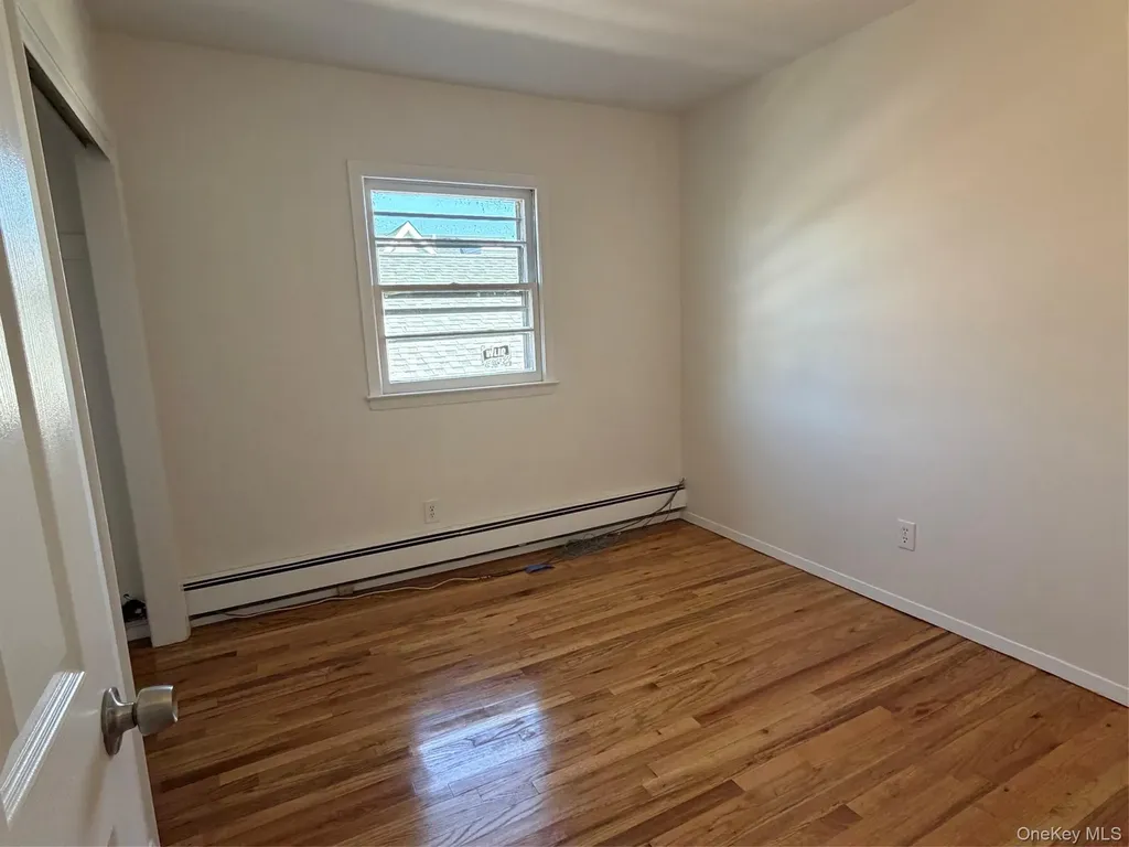 561 E Olive Street Long Beach NY 11561